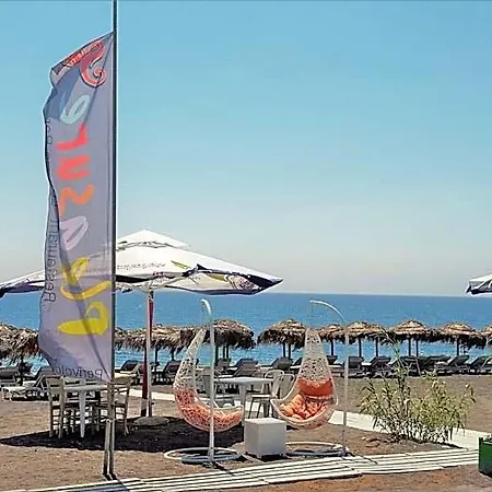 Отель Pleasure Beachside 3*