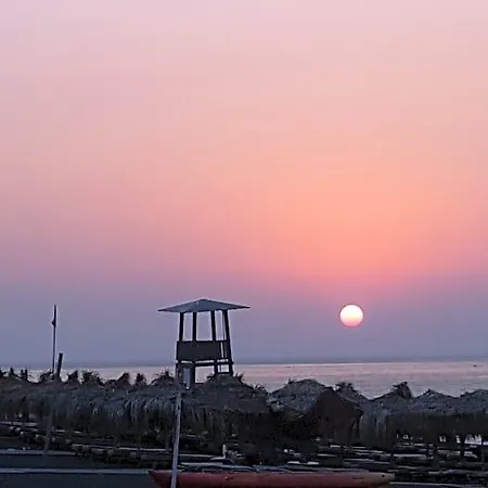 Отель Pleasure Beachside Санторини