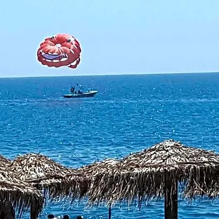 Pleasure Beachside Отель