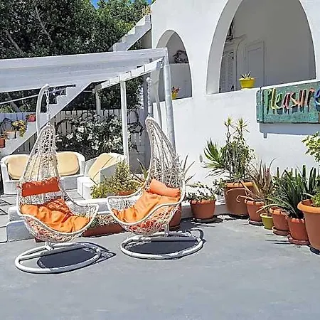 Pleasure Beachside Отель